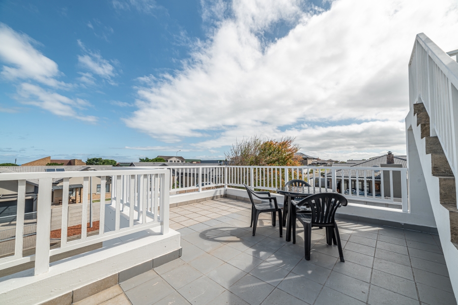 4 Bedroom Property for Sale in Reebok Western Cape